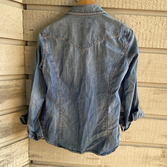 j crew | denim shirt | medium wash | size XS - Picture 9 of 9